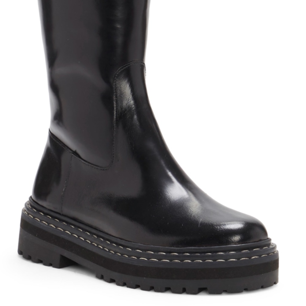 VINCE CAMUTO LUG-SOLE BOOT